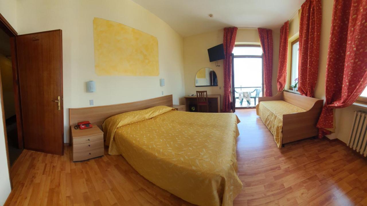 Hotel Merano Brenzone sul Garda Exterior foto