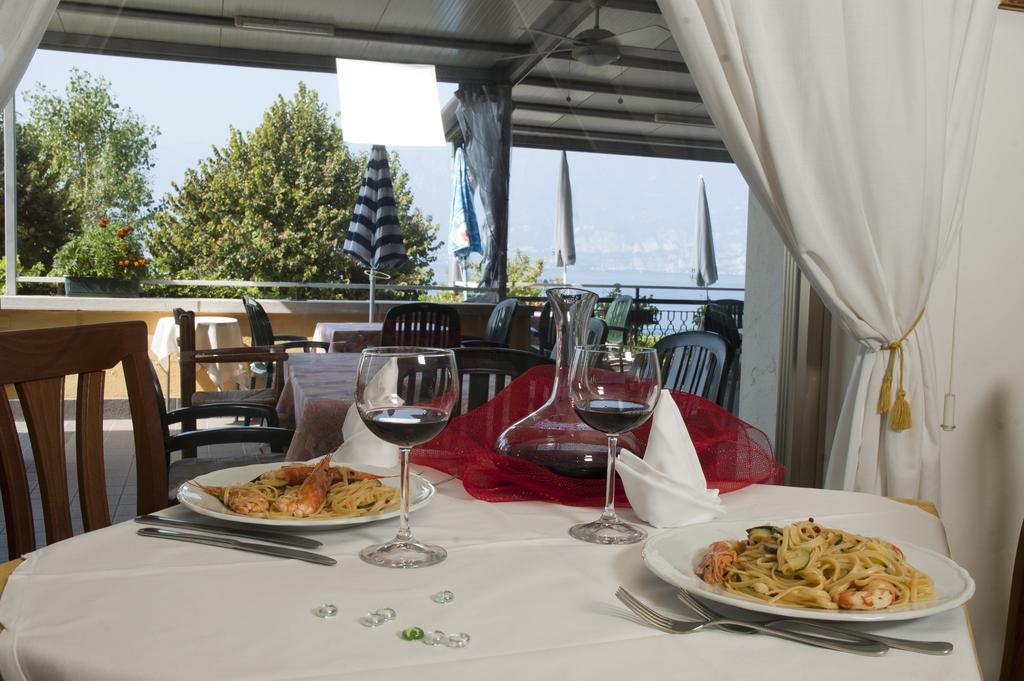 Hotel Merano Brenzone sul Garda Exterior foto